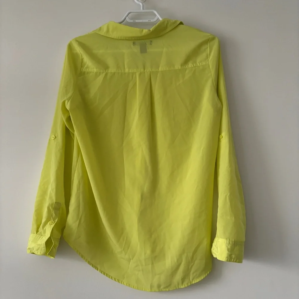 OLD NAVY women’s Button-Up Blouse – Size S, Neon Yellow - Picture 7 of 8